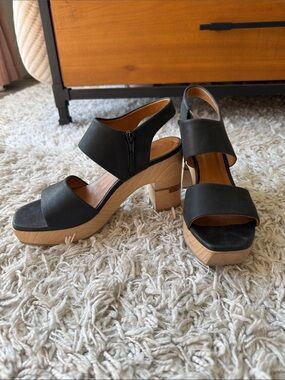 Coclico Black Platform Sandal Clogs